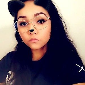 Meet your Posher, Fabiola